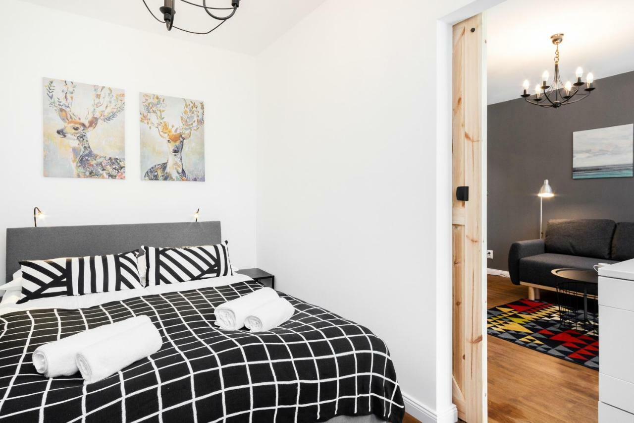 First Central Apartments By Noclegi Renters Varşovia Exterior foto